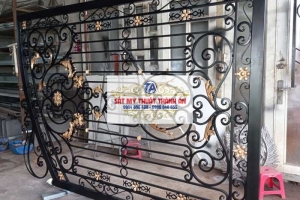 Mẫu cửa cổng sắt mỹ thuật đẹp tại quận 9 Tphcm